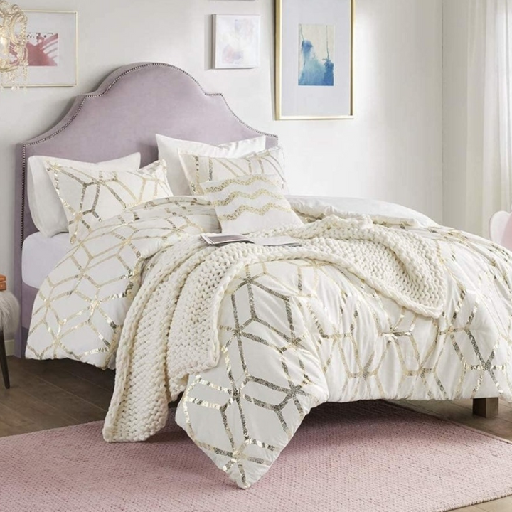 Geometric Glam Metallic Print Bedding Comforter