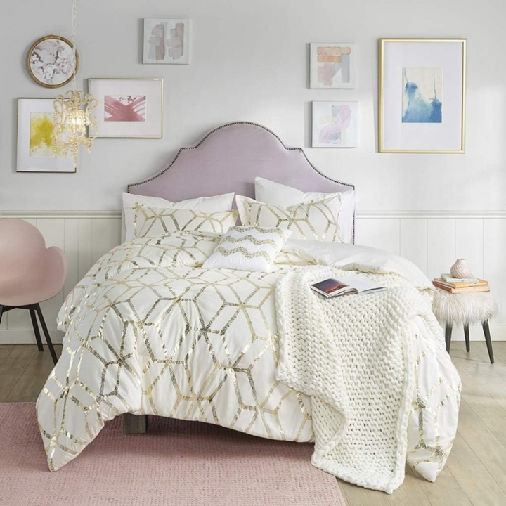 Geometric Glam Metallic Print Bedding Comforter